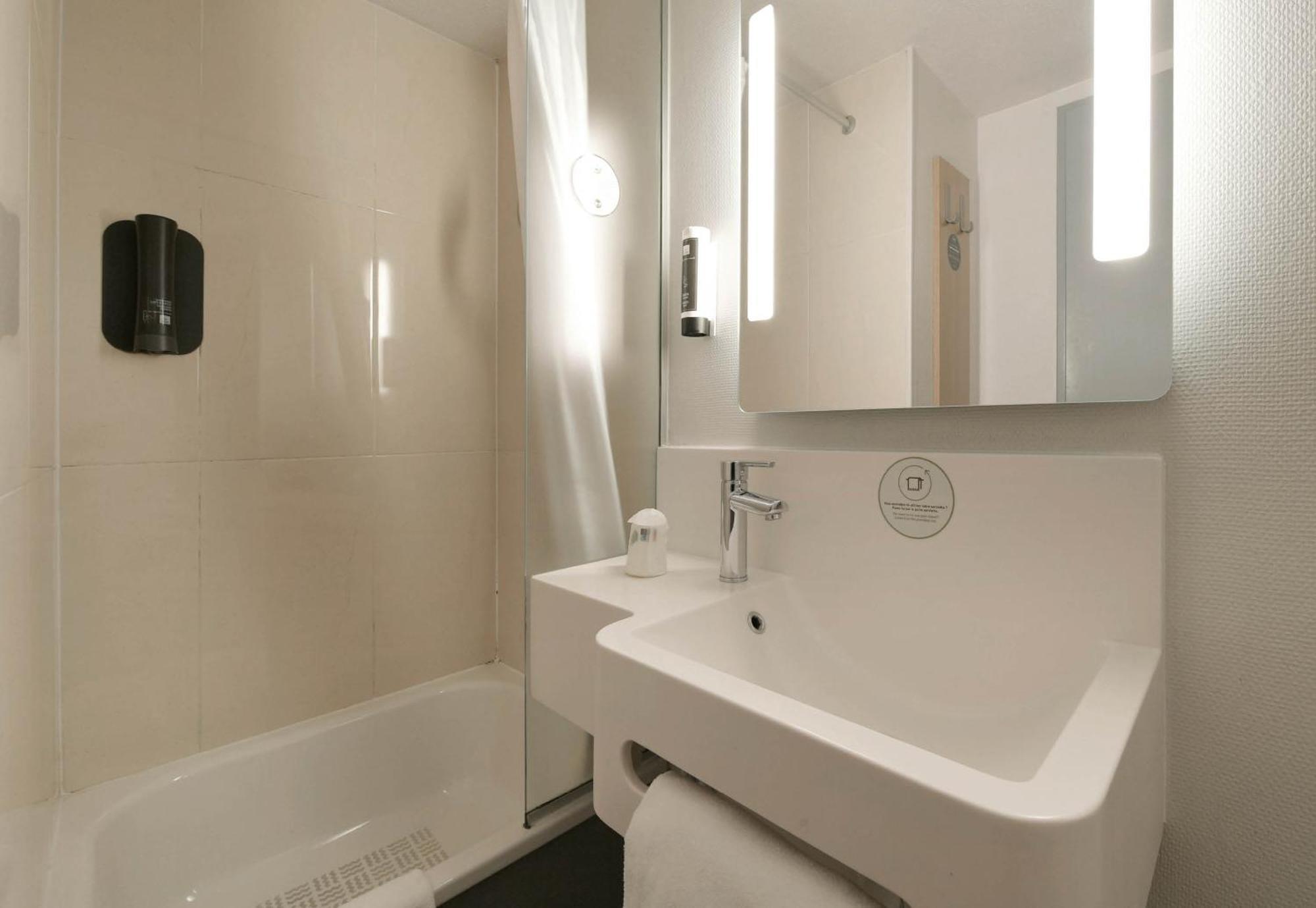 B&B Hotel Alencon Nord ภายนอก รูปภาพ